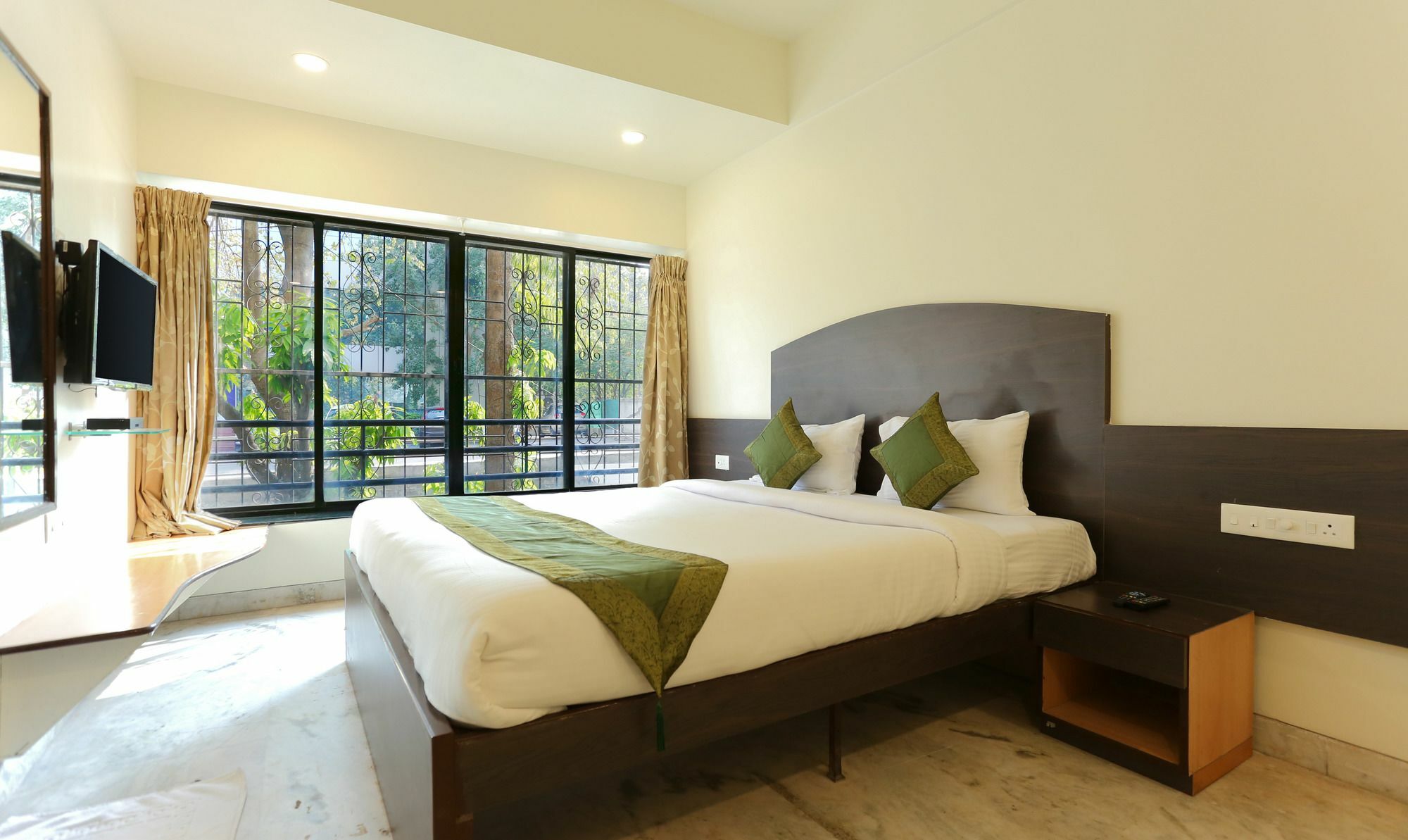 Itsy Hotels Hill View Ex Pune Exterior foto